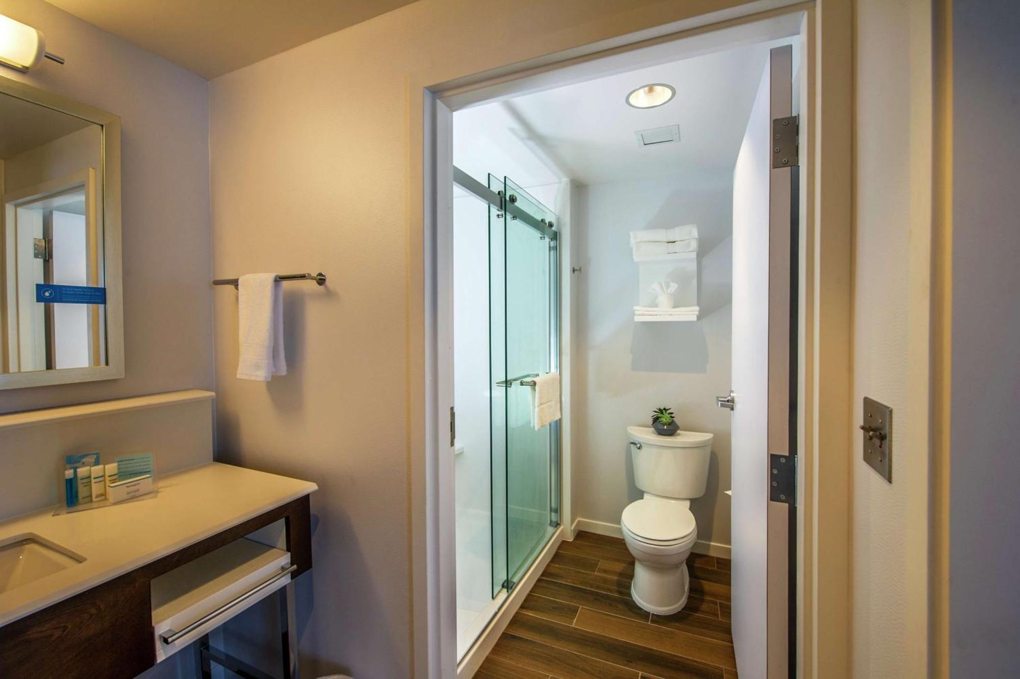 Hampton & Suites/foxborough/mansfield 3*