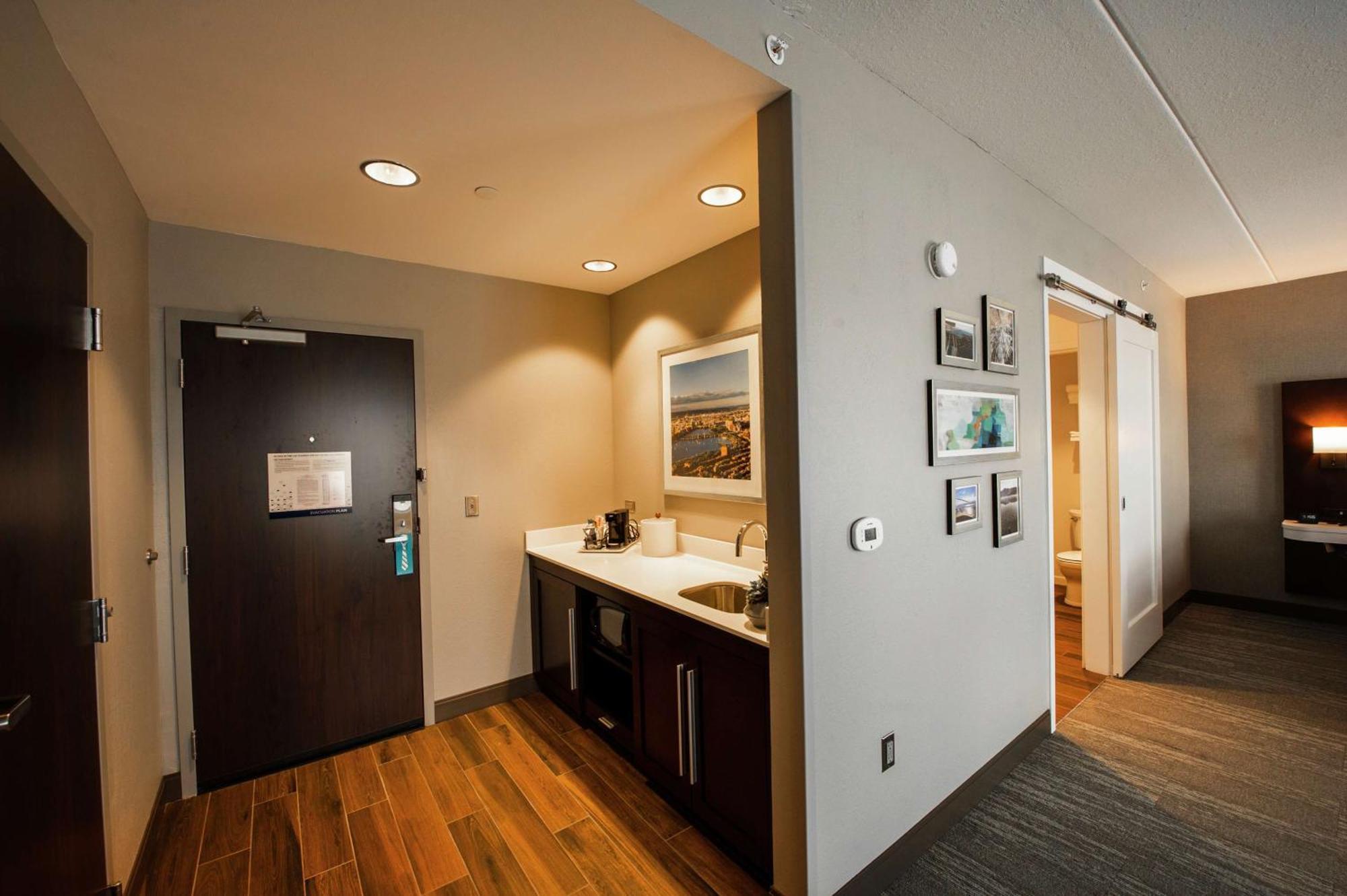Hotel Hampton & Suites/foxborough/mansfield